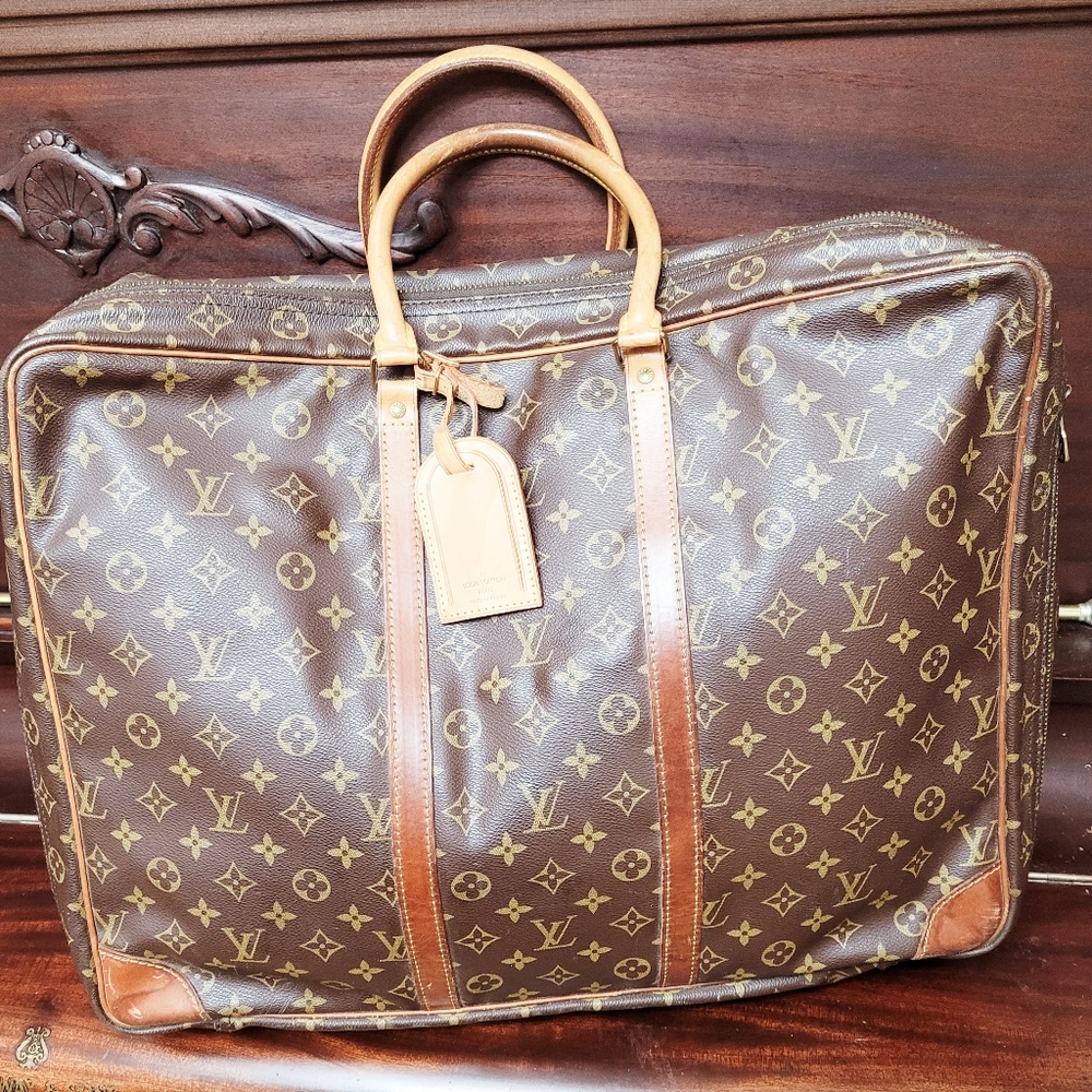 Authetic Louis Vuitton Soft Suitcase SIRIUS 50 MONOGRAM.(Antique)